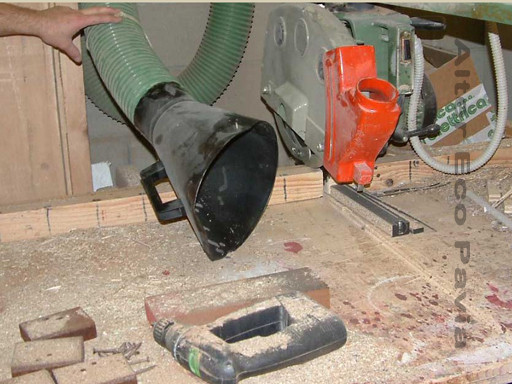 Aspirazione localizzata sotto macchina falegnameria